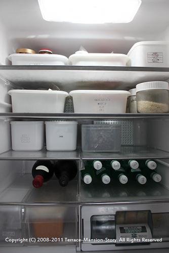 冷蔵庫の調味料収納。